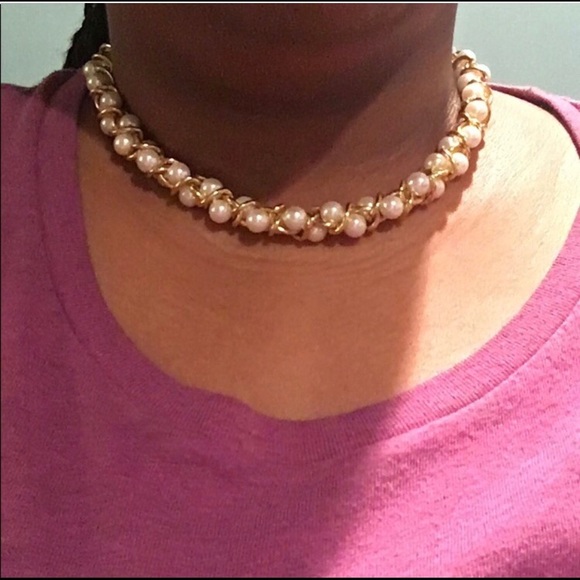 Faux Pearl and Gold Necklace/Choker - Picture 3 of 3